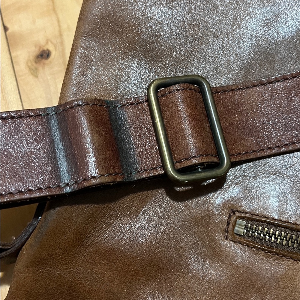 Roots Brown Leather Small Messenger Bag - Picture 17 of 17